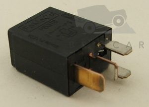 Image of LR003748, a 'RELAY BLACK 20AMP 4 PIN MULTI USE - FREELANDER 2' part