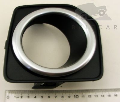 Image of LR040783, a 'BEZEL - FOG LAMP LEFT HAND FRONT - FREELANDER 2' part