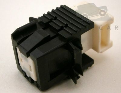 Image of XKB100150L (XKB000021), a 'SWITCH THROTTLE POSITION PETROL FREELANDER 1' part