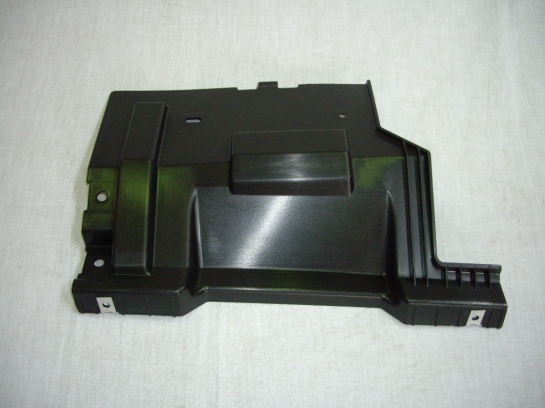 Image of DQX500020, a 'BUMPER MOUNTING BRACKET RIGHT HAND REAR - FREELANDER 2' part
