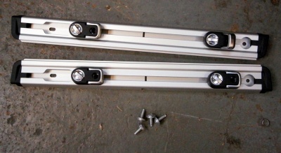 Image of VPLVS0102, a 'LUGGAGE RAILS - RANGE ROVER EVOQUE' part